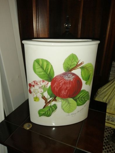 Beautiful big vase by Stoke on Trend