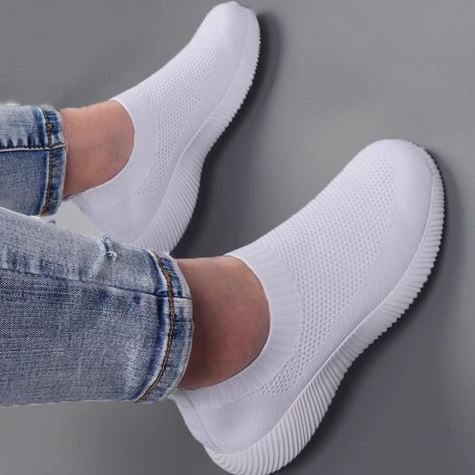 Comfortable mesh sports sneakers NO OFFERS !
