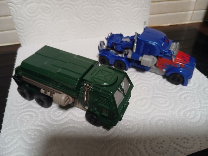 Transformers Hound and Optimus