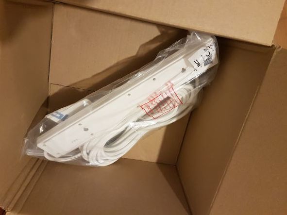 PRICE REDUCED FROM 25 TO SELL!! Very Safe and High Quality Surge Protected 6 Gang 10m White Extension Lead