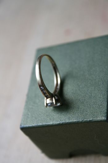 9ct Yellow Gold  Zirconia  Dress Ring 2,4g