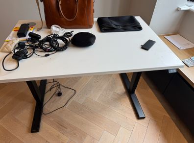 Standing desk electric
