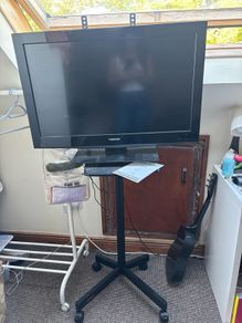 Collection Only - Tv + Metal Support