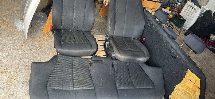 f30 seats