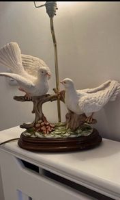 Vintage lamp two white porcelain doves.