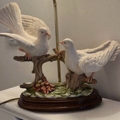 Vintage lamp two white porcelain doves.