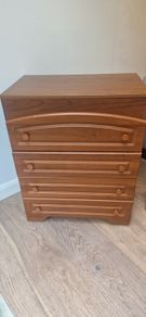 chest of drawers