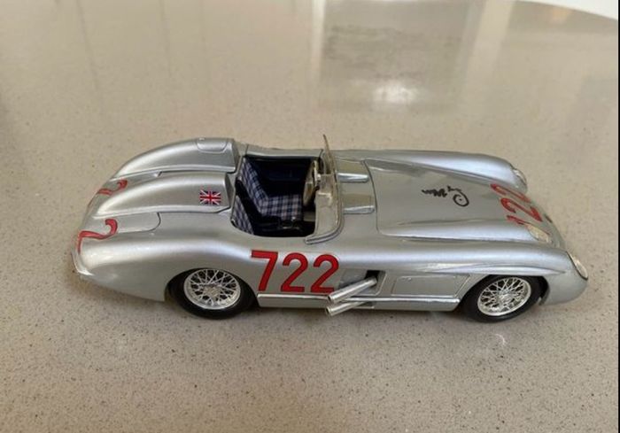 Mercedes 300 SLR 1/18 signed by Stirling Moss COA