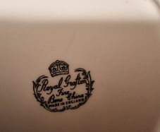 17 Piece Vintage Royal Grafton Fine Bone China Tea Set