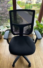 Ergonomical office chair
