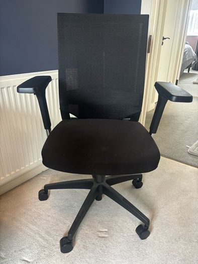 Black Ergonomic Mesh Office Chair
