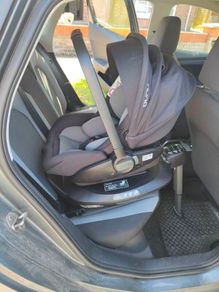 Nuna Arra Flex car seat and 360 base
