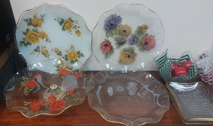 intage Retro Mid Century Modern Atomic Design Chance Brothers Fiestaware Set of Two Small Rectangular Dishes with Gilt Edging in the Very Rare Night Sky Pattern from 1957
