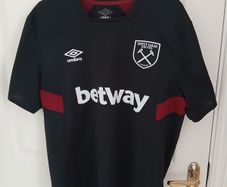 west ham training top