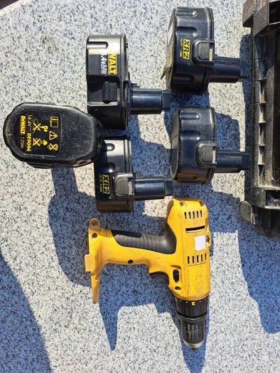 dewalt batteries and screw gun