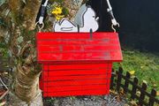 Snoopy bird box