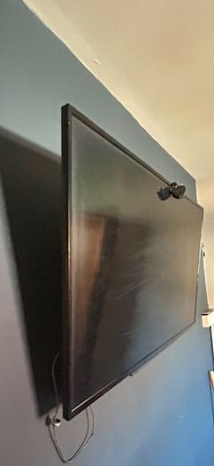 50" toshiba flatscreen smart  tv