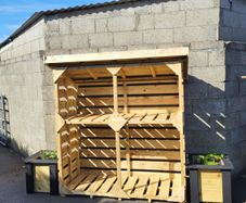 logstore with shelf