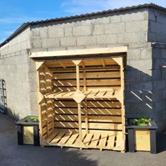 logstore with shelf