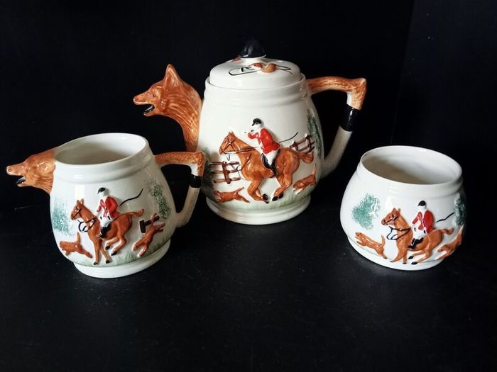 Fox and Hounds Novelty Teapot Set