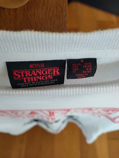 Girls jumper Stranger Things