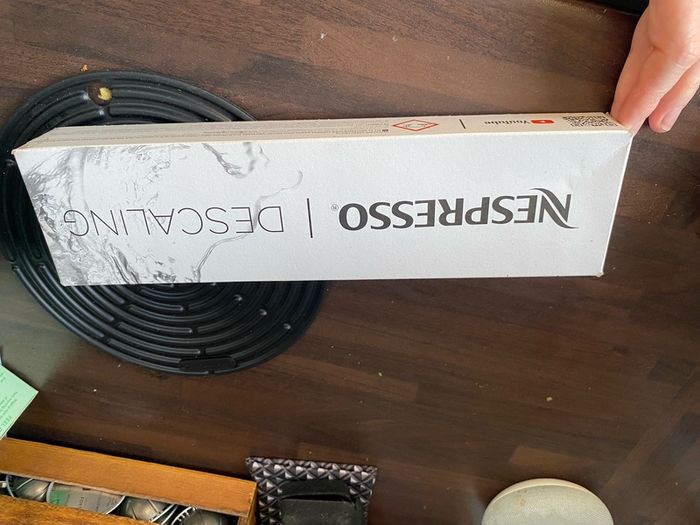 Nespresso Coffee Machine White Includes Descaling Kit