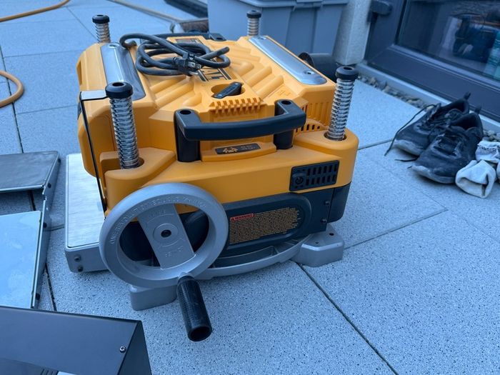 DeWalt DW735 Thickness Planer