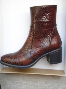Ladies ankle boots,Brown leather ankle boots,free post,Size 36. boots