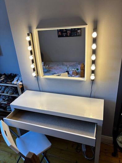 Dressing Table Set - Mirror, Lights and Chair