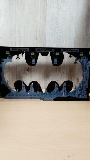 LEGO 76252 Batcave - Shadow Box