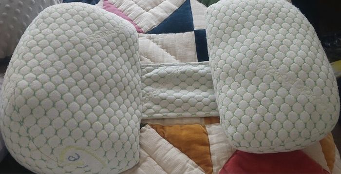 #FTC: Free to Collect - 3 Pregnancy pillows