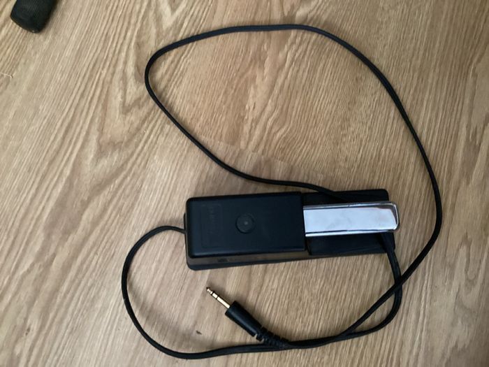 Roland F30e Digital piano and Roland DP - 10 Damper Foot Pedal in Excellent Condition.  (Barely used)