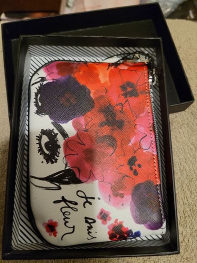Brand New Izak Ladies Purse in Presentation Box