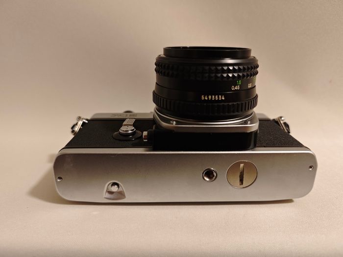 Minolta XE (1975) + MD Rokkor 50mm f/1.7 - Serviced & Ready to Use Film Camera