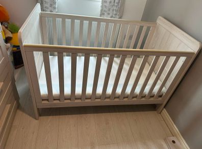 Mamas and papas atlas cot bed