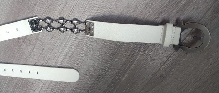 Decorative belt with rhinestones