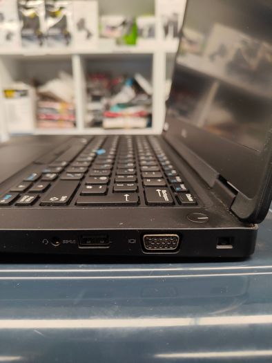 Dell Latitude 5490 14" Laptop Core i5-8350U 8GB RAM 256GB SSD Windows 11 Pro.