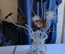 Metal Floral Sculptural / Modern