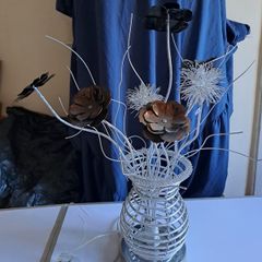 Metal Floral Sculptural / Modern