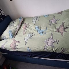 Toddler bed