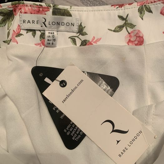Rare London floral skirt. Size 10. BNWT