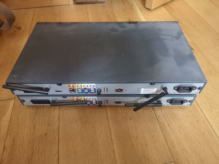 2 x Netgear EVA8000 for sale