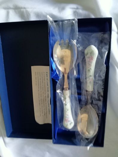 AYNSLEY "Little Sweetheart" Serving Salad Spoons Set Boxed