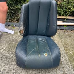 R129 front seat blue leather. Leather damaged hence the price. Seat is in perfect condition except the leather needs to be repaired.