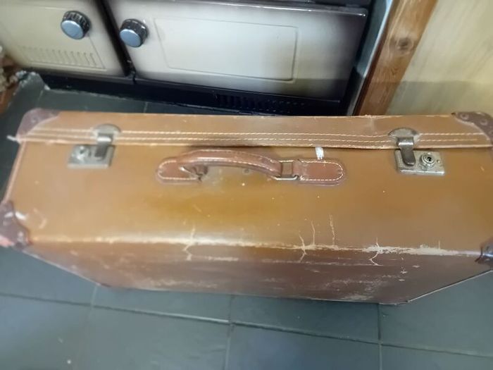 old suit case
