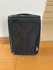 Targus Carry On luggage 2 wheel Ryanair safe multiple compartments