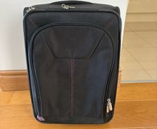 Targus Carry On luggage 2 wheel Ryanair safe multiple compartments