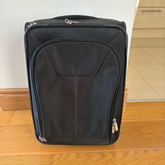 Targus Carry On luggage 2 wheel Ryanair safe multiple compartments