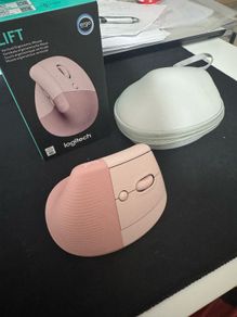 Logitech Lift Ergonomic Mouse pink