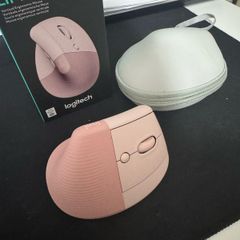 Logitech Lift Ergonomic Mouse pink